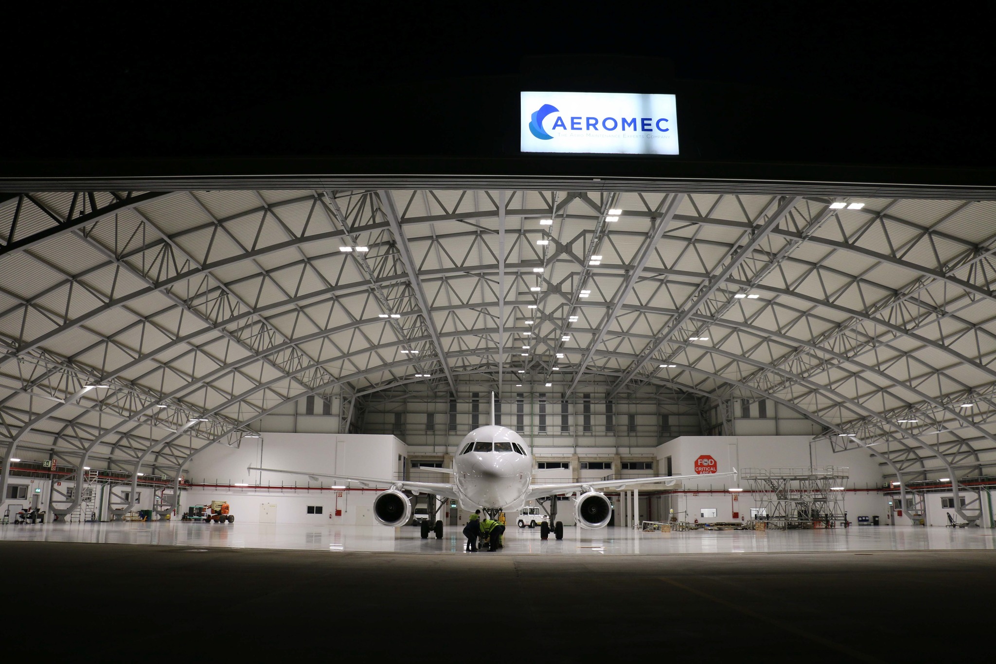 Primeiro Airbus A320 no Aeródromo para Manutenção