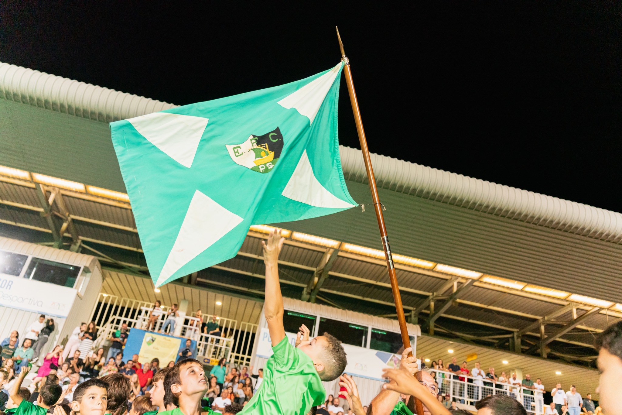 Estádio Municipal Pintou-se de Verde na Sexta-Feira