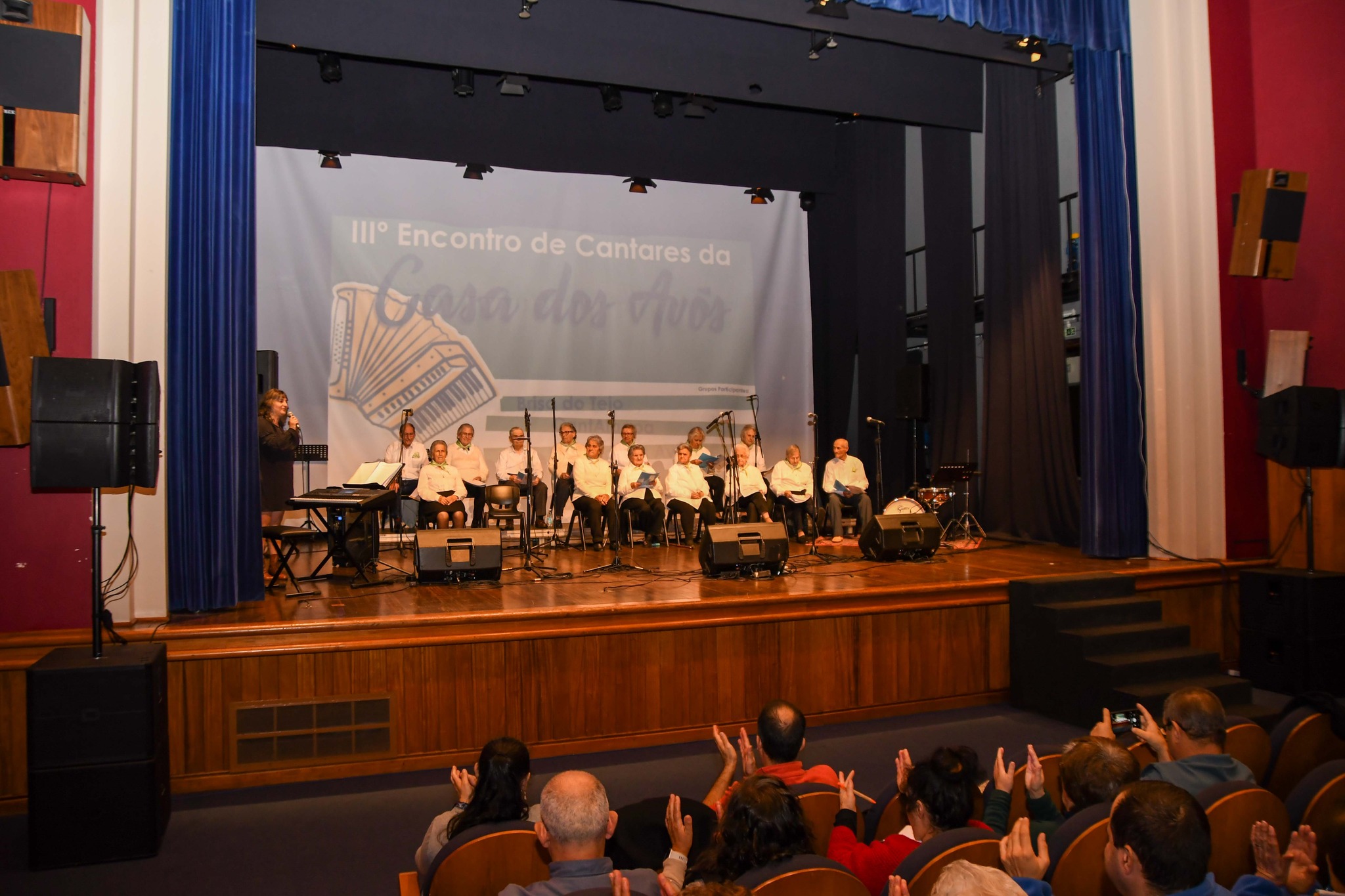 Encontro de Cantares no Teatro Cinema